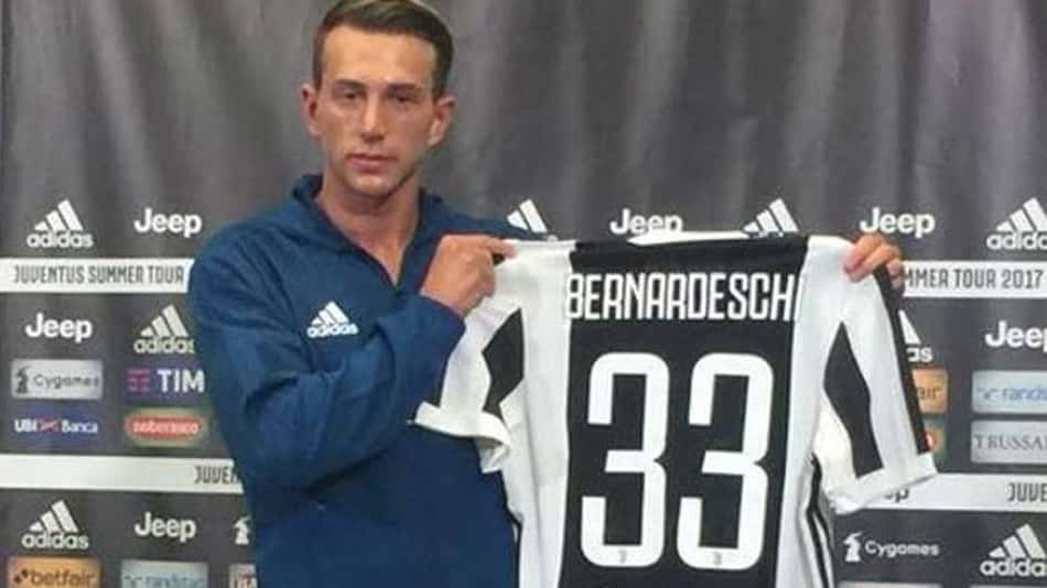 Juventus apresenta meia-campista Federico Bernardeschi