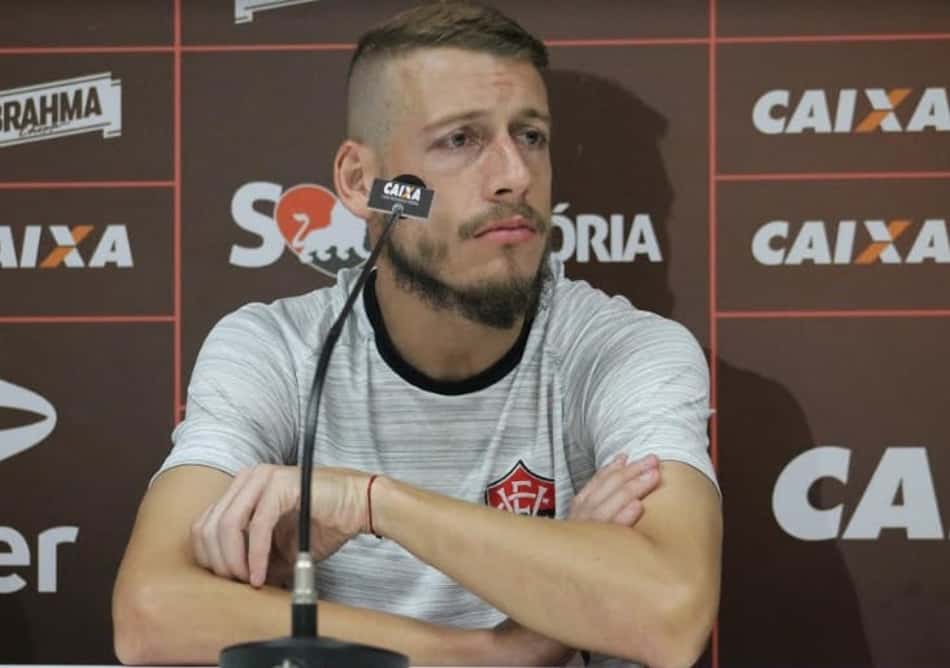 Vitória encaminha empréstimo de Uillian Correia para jogar no futebol paulista