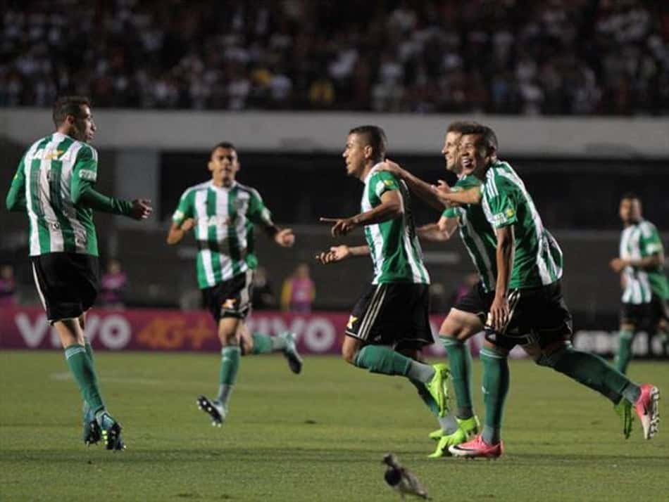 Carleto comemora vitória do Coritiba e foca na reação da equipe na Série A