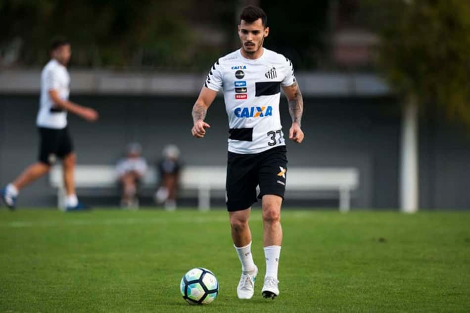 Zeca alerta para crescimento do Atlético-PR e quer Santos 'com raça'