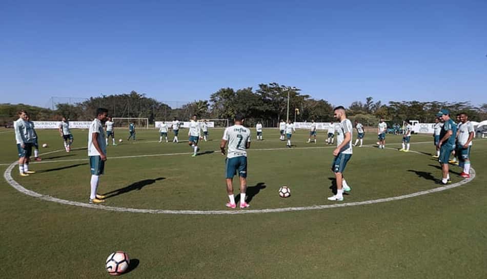 Palmeiras faz treino tático e inicia preparação em Atibaia para a Liberta