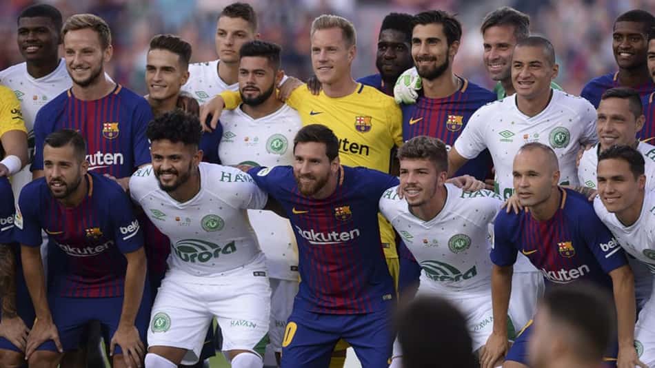 No Japão, Chapecoense busca título da Copa Suruga contra o Urawa