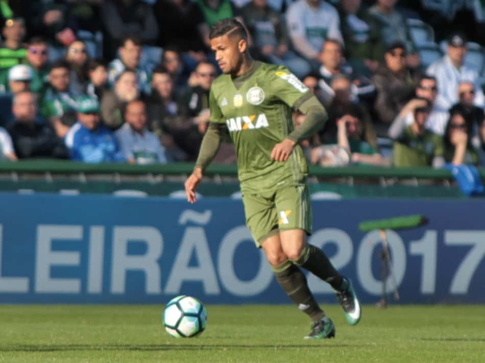 Coritiba comemora reação no fim do primeiro turno e projeta evolução