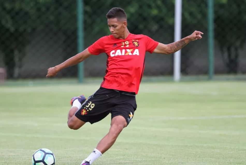 Elogiado por Luxa, Thallyson tem contrato renovado com o Sport até 2020