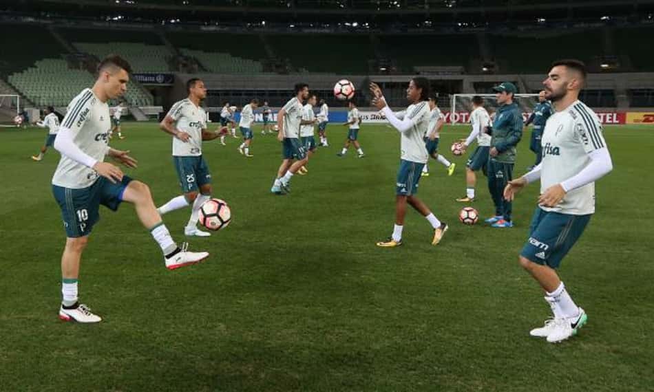 Contra o Barcelona, Palmeiras joga o futuro no ano e sua tranquilidade