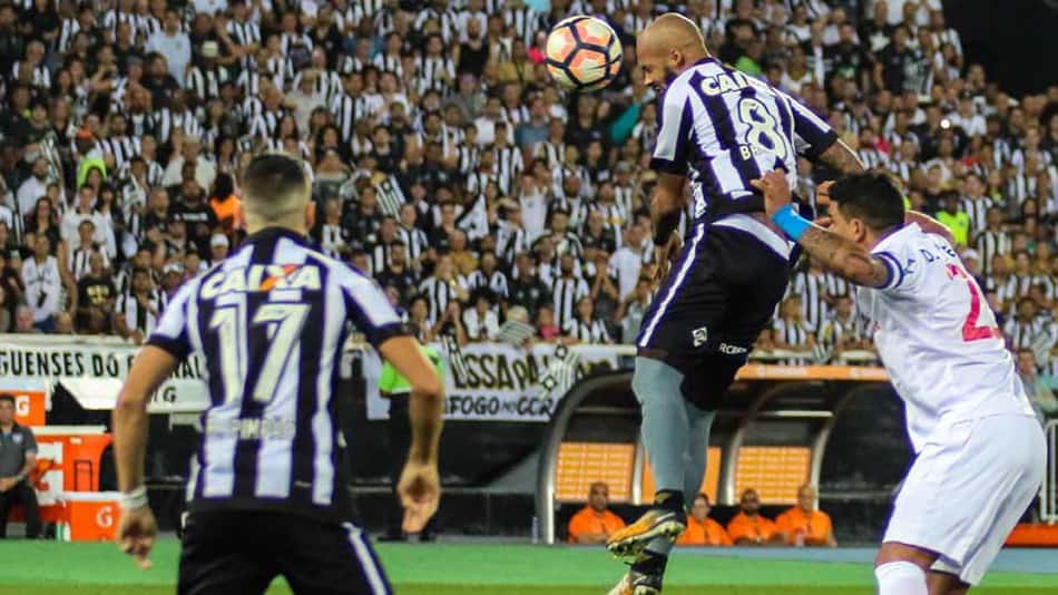 Jogadores do Bota celebram sintonia com a torcida: 'Nos superamos'