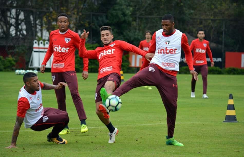 Jucilei fora e novo esquema: balanço dos testes de Dorival no São Paulo