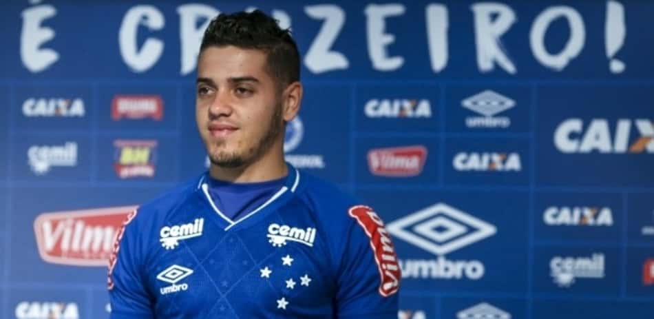 Messidoro chega no Cruzeiro e nega comparação com Messi: 'só o nome'.