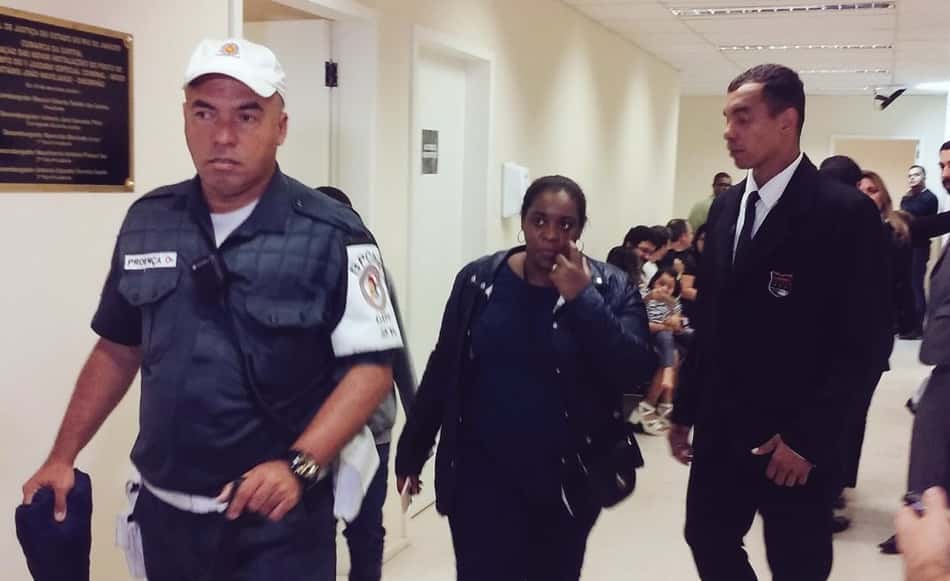 Na noite de quarta-feira, um botafoguense foi flagrado cometendo injúria racial contra FAMILIARES DE VINICIUS JÚNIOR. Identificado pelo Botafogo, torcedor foi detido e, após prestar depoimento, na madrugada de quinta foi para a Cidade da Polícia. Família pede justiça.