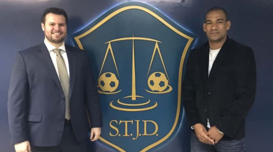 STJD pune Rodrigo com um jogo de suspensão por empurrão em Milton Mendes