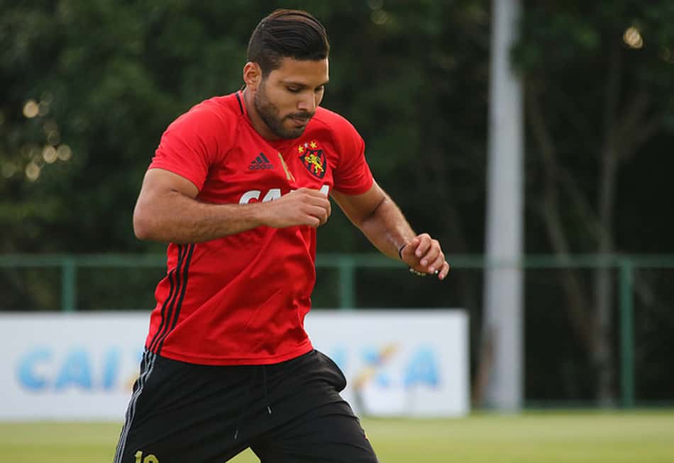 Vasco fica próximo de contratar zagueiro Henríquez, ex-Sport