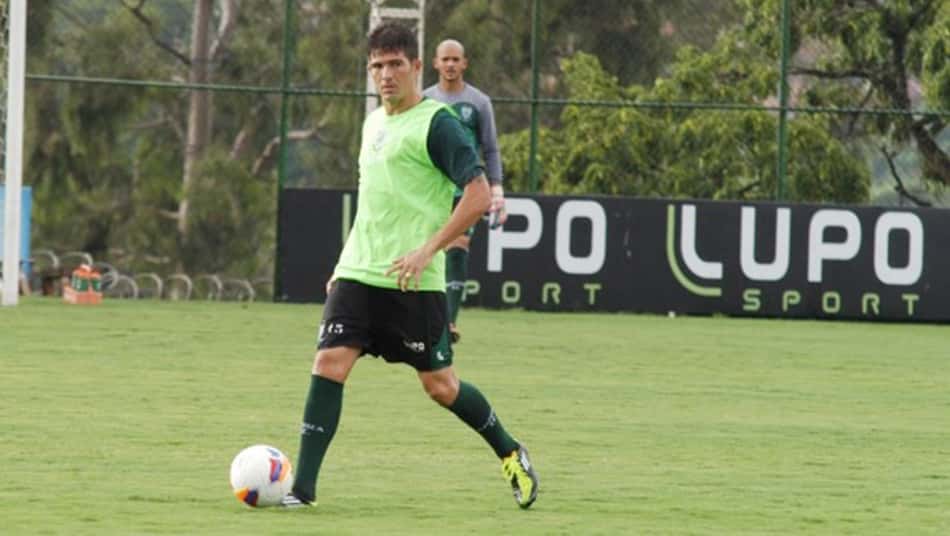 No Z4 da Série B, Santa Cruz contrata ex-zagueiro do Náutico