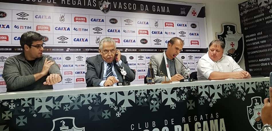 Coletiva da saída de Milton Mendes. Confira a seguir a galeria especial do LANCE! com imagens do treinador