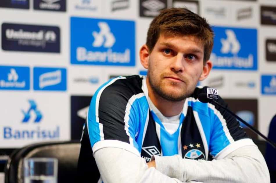 Walter Kannemann renova vínculo com o Grêmio até dezembro de 2020