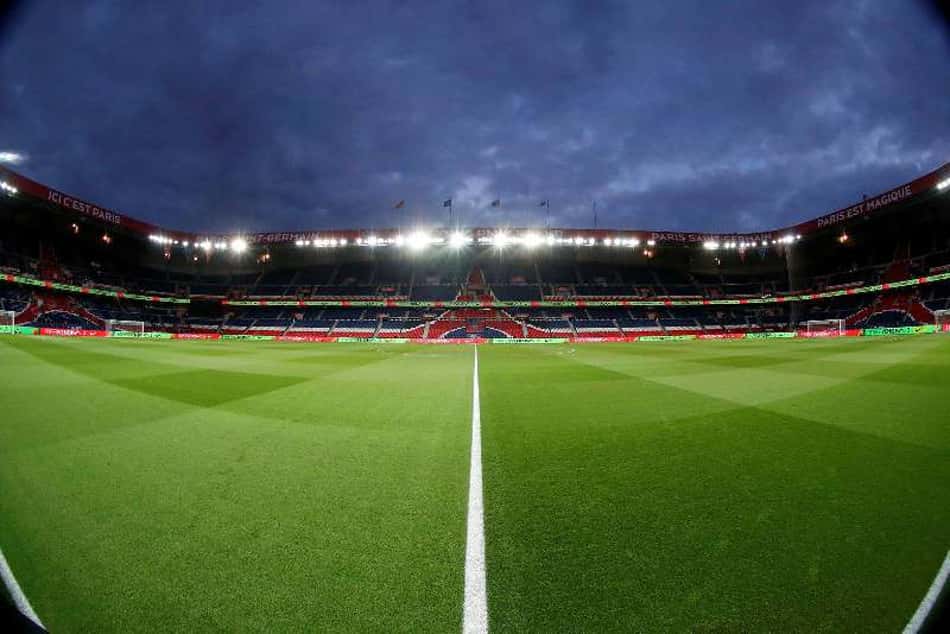LANCE! Rápido: Escândalo e prisão no PSG e possível retorno de brasileiro ao Barcelona. Assista!