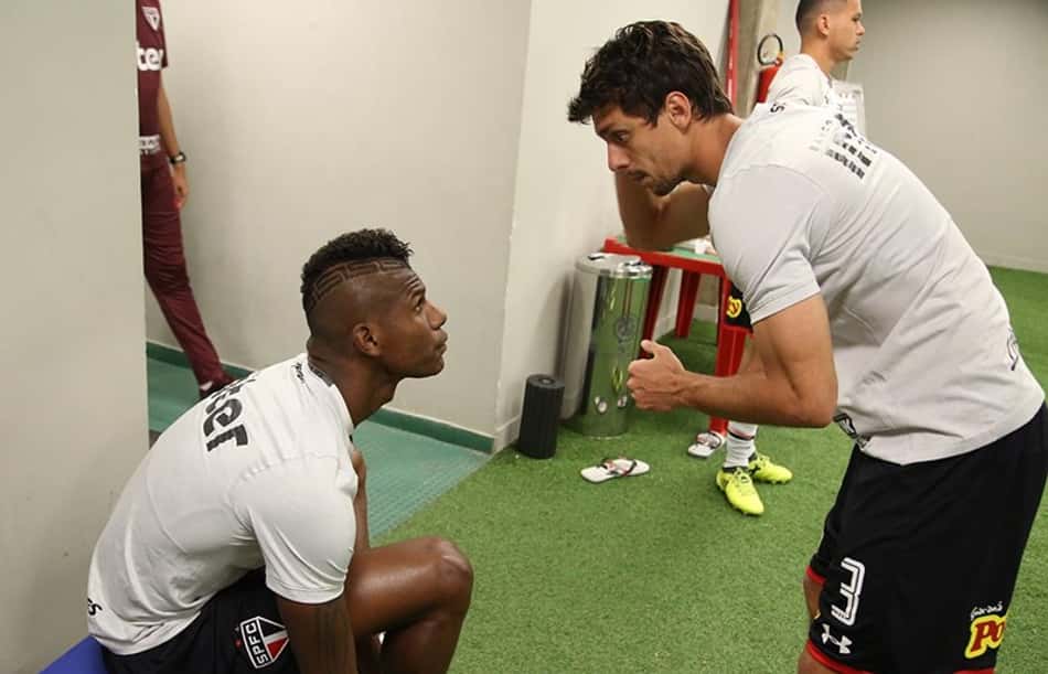 Rodrigo Caio para Arboleda: 'Terá que marcar os melhores do mundo'