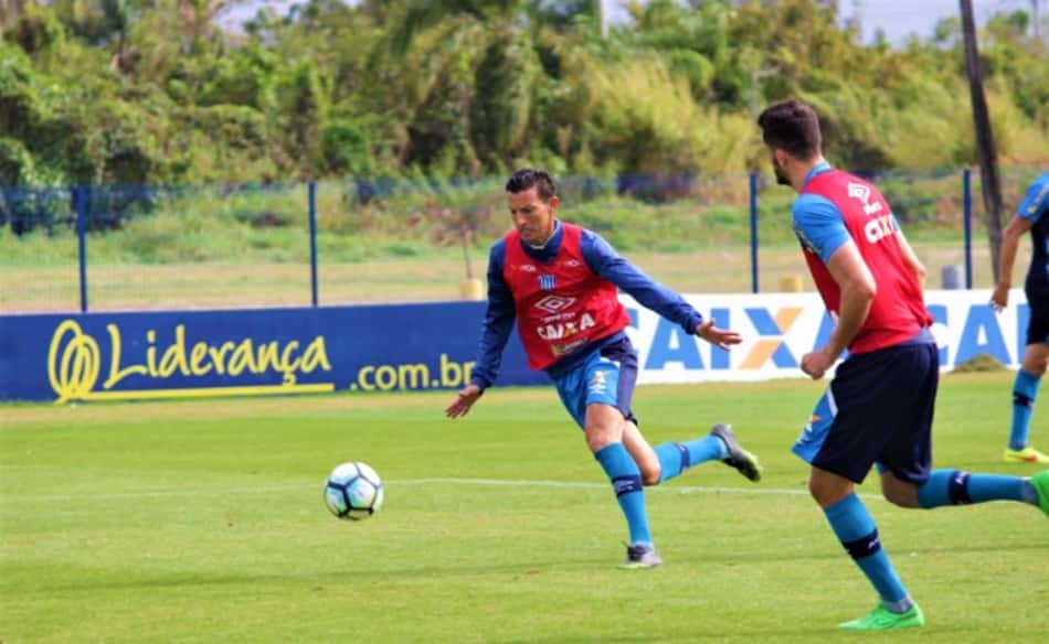 Zagueiro do Avaí acredita no bom retrospecto para deixar a zona de rebaixamento