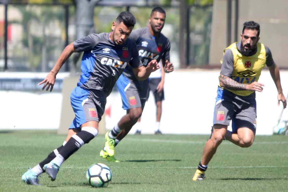 Andrés Rios é o favorito para assumir a vaga de Luis Fabiano