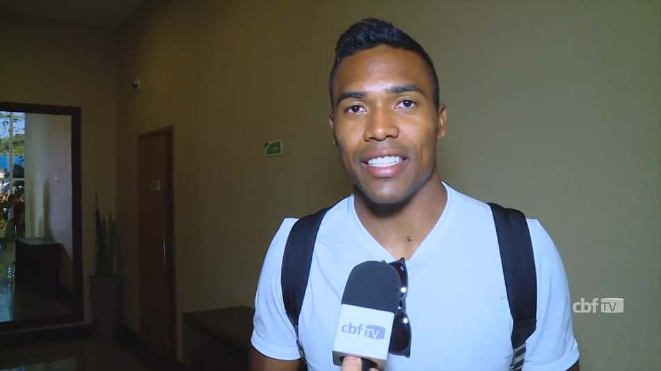 Alex Sandro celebra convocação para Seleção: 'Sempre um orgulho'; assista