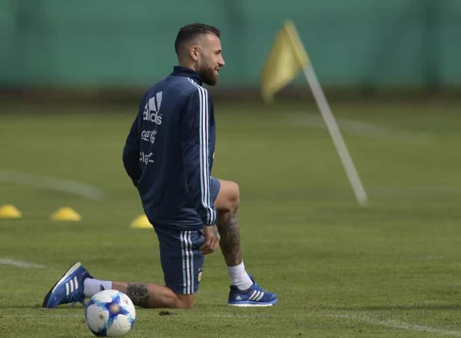 Volta ao Galo? Otamendi pode ter futuro definido nos próximos dias