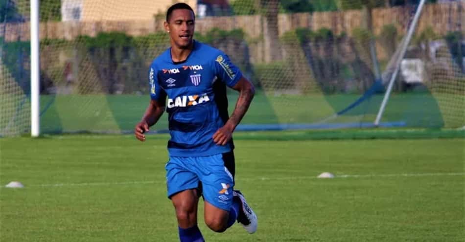 Leandro Silva pede cautela do Avaí para enfrentar o Sport
