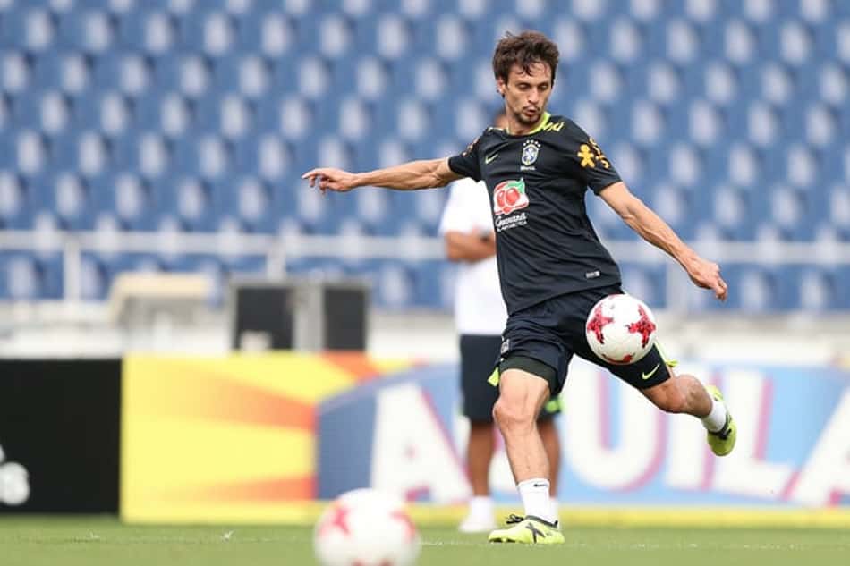 Juan, do Flamengo, diz à Roma para levar Rodrigo Caio 'imediatamente'