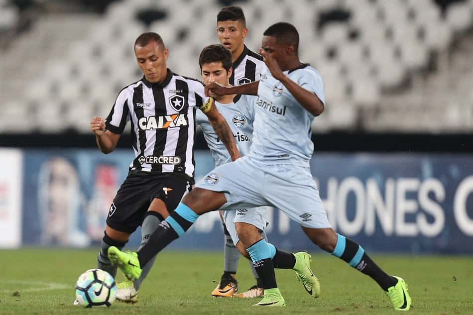 Bota vence o Grêmio e mantém vivo o sonho do bi no Brasileiro sub-20
