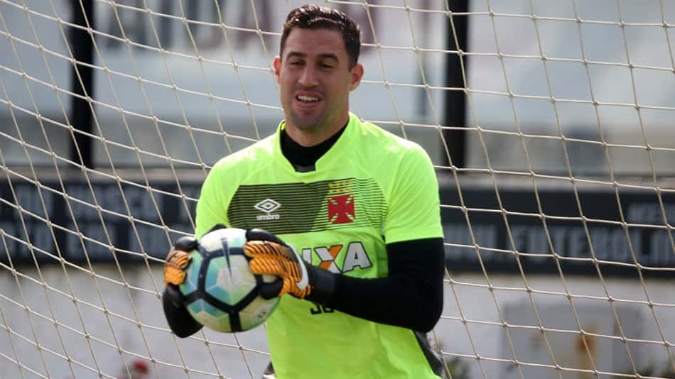 Vasco prorroga contrato de Martin Silva por mais uma temporada