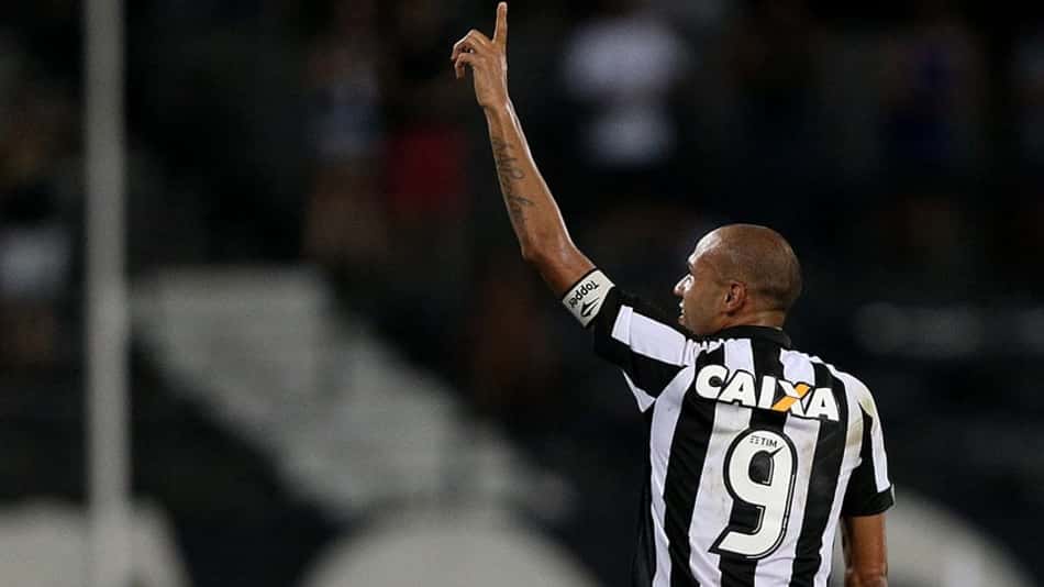 Roger, ex-atacante do Botafogo