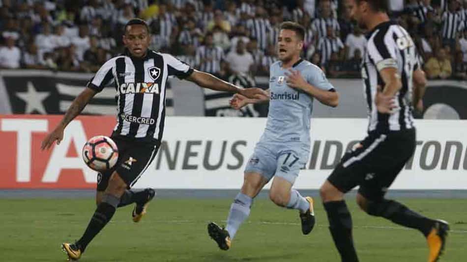 Quem é melhor: Grêmio ou Botafogo? Vote no duelo