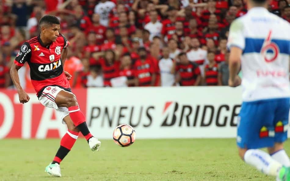 Márcio Araújo acerta com a Chape e nove atletas do Fla são emprestados