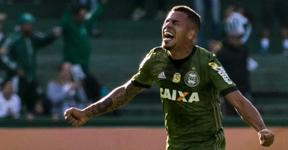 Em grande fase, Carleto se torna um dos maiores garçons do Brasileirão 2017