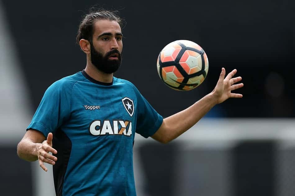 Ponte Preta anuncia o retorno de Renan Fonseca ao Moisés Lucarelli