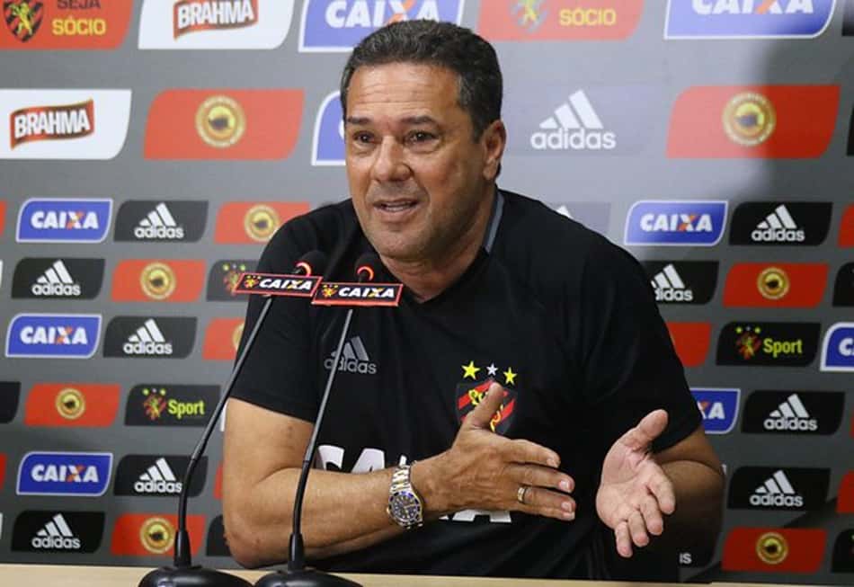 Vanderlei Luxemburgo foi demitido do Sport na última quinta-feira, após derrota por 2 a 0 do Sport para o Junior Barranquilla (COL), pela Copa Sul-Americana. Sob seu comando, o Leão teve 11 vitórias, oito empates e 15 derrotas. 