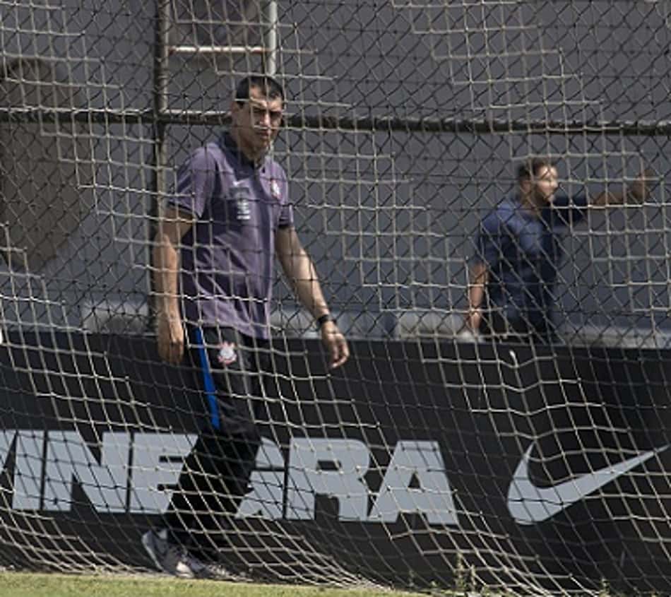 Carille cobrou finalizações certas no treino