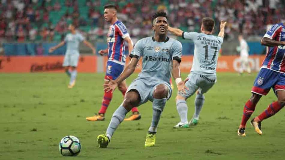 Renato Gaúcho precisou intervir diante de reação transtornada dos atletas