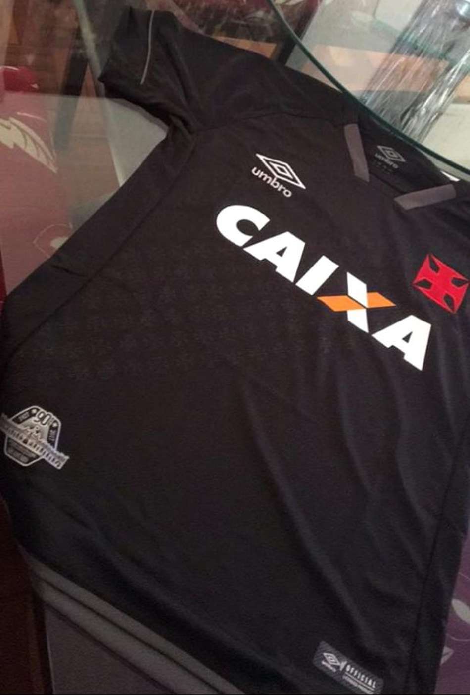 Possível nova terceira camisa do Vasco vaza na internet. Confira imagens