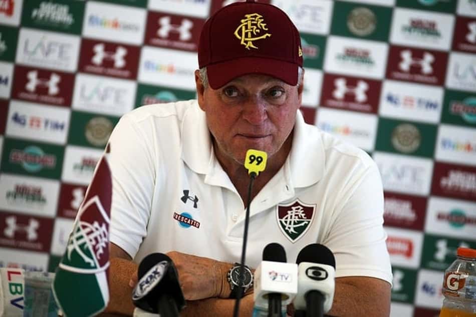 Abel assume briga contra o Z4 e pode mudar forma de atuar do Fluminense