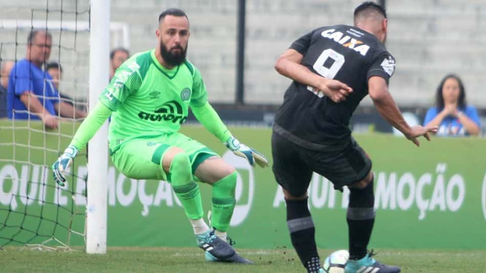Vasco enfrenta Chape para quebrar tabu em Campeonatos Brasileiros
