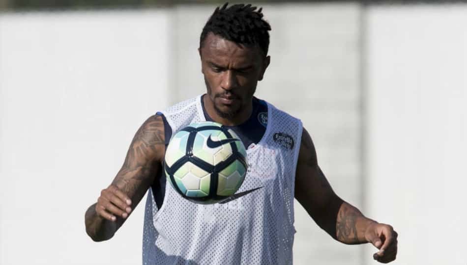 Volante do Corinthians afirma: 'Elenco está fechado com o Loss'