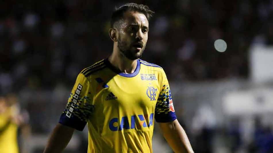 Diego Alves pega pênalti, mas não evita derrota do Flamengo para Ponte