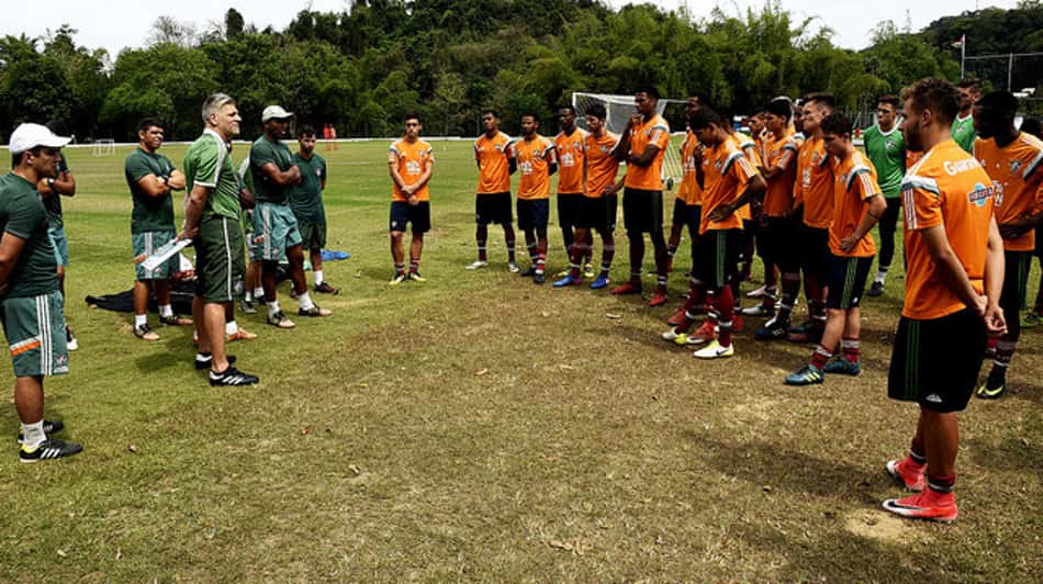 Léo Percovich se reuniu com elenco sub-20 e iniciou preparação para a Copa São Paulo de Futebol Jr. Confira as imagens na galeria