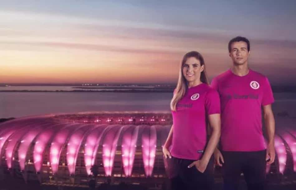 Internacional lança camisa em homenagem ao outubro rosa