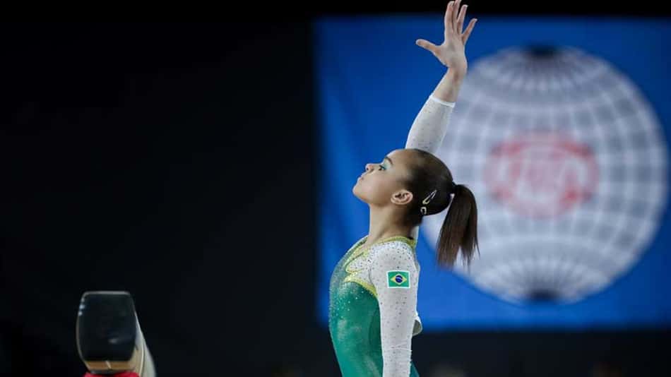 Em primeiro Mundial da carreira, Thais Fidelis encerra participação na final do individual geral