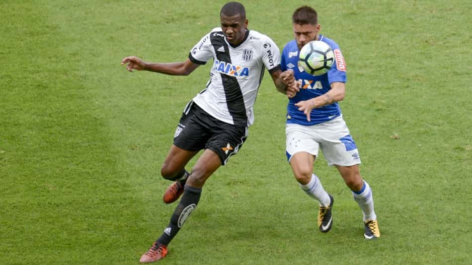 Eduardo Baptista comenta derrota para o Cruzeiro e pede foco no Santos