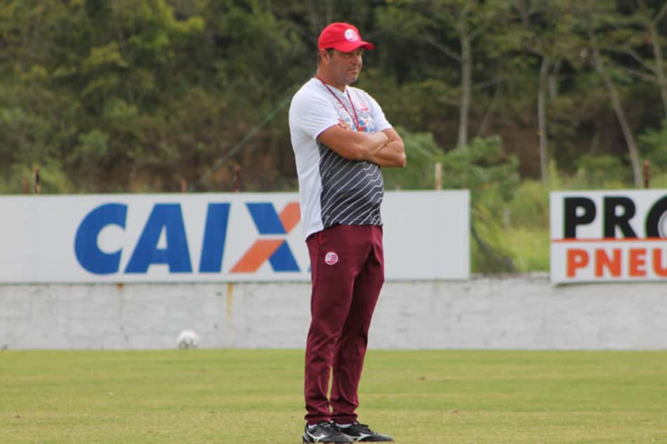 Roberto Fernandes se despede do Náutico nas redes sociais
