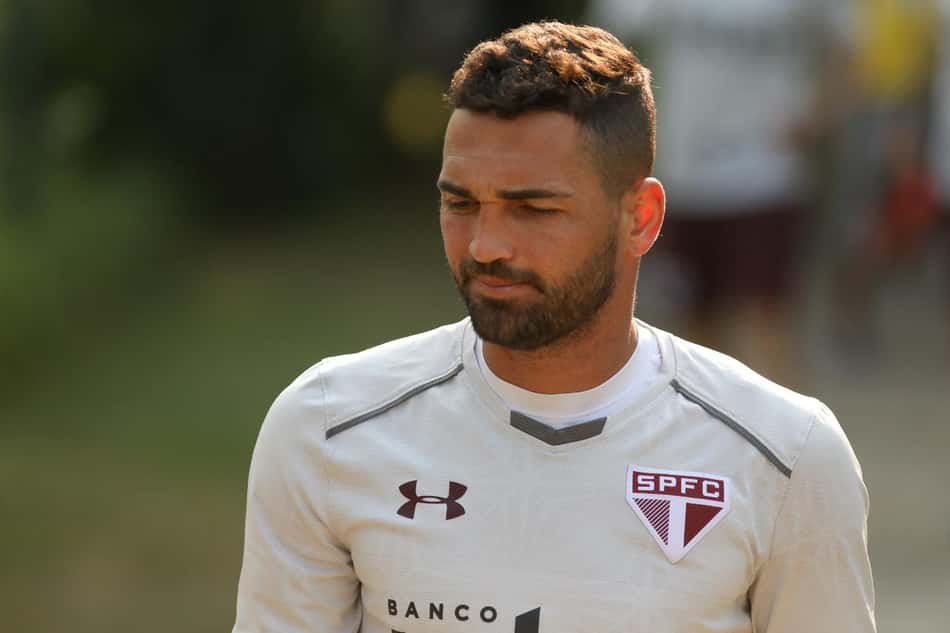 Gilberto curte foto de São Paulo e Série B 'se abraçando' e se desculpa