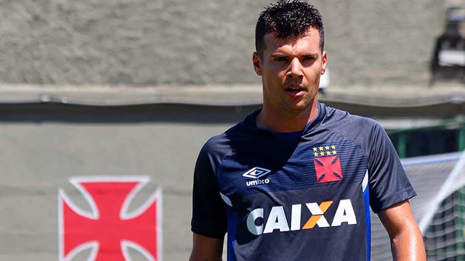 Wagner aciona Justiça e, em liminar, deixa o Vasco; outros podem sair