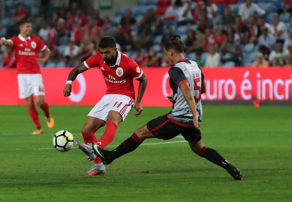 Fim da linha? De folga, Gabigol é liberado e não volta ao Benfica