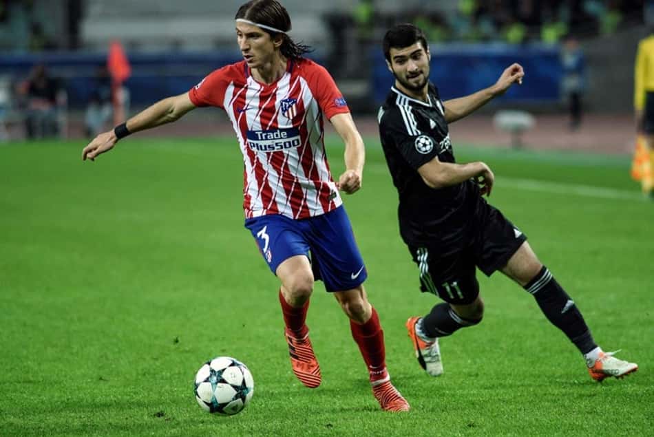 Filipe Luis diz que Griezmann ainda não se decidiu sobre ida para o Barça